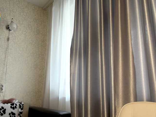 le modèle RaisaBrentz est en webcam porno dans un show sur le site bongacams, il possède les tags suivants: White/Caucasian,Blonde,Shaved