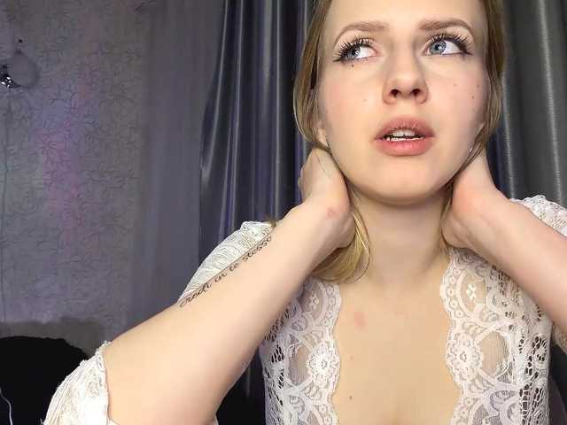 RaisaBrentz webcam stream