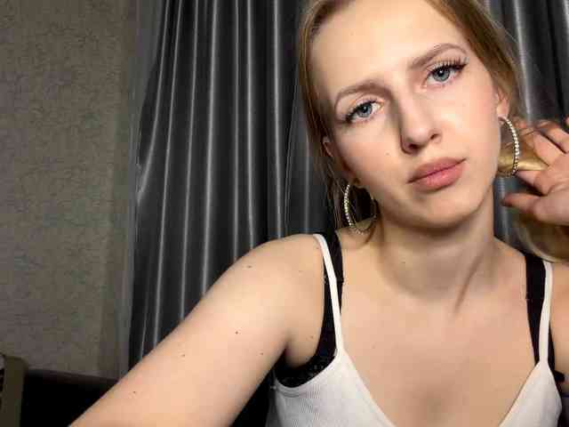 RaisaBrentz webcam