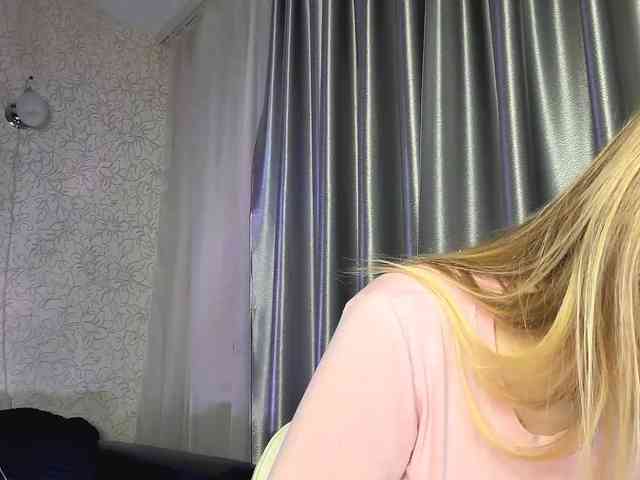 RaisaBrentz webcam