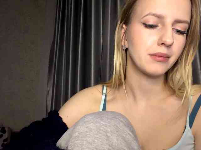 RaisaBrentz Live Webcam on BongaCams