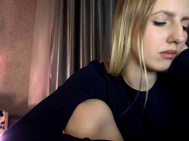 RaisaBrentz webcam