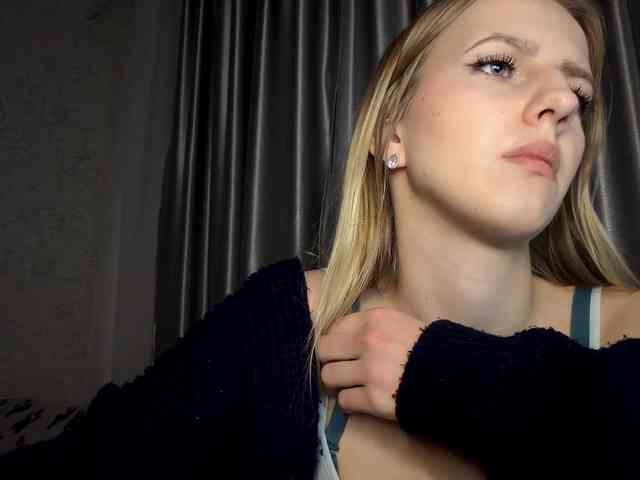 RaisaBrentz webcam