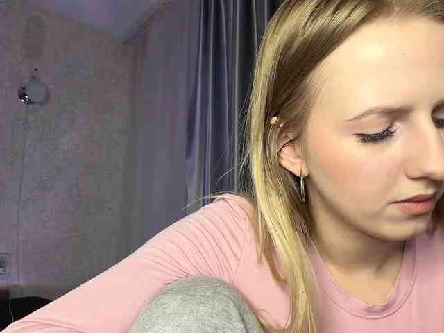 RaisaBrentz webcam