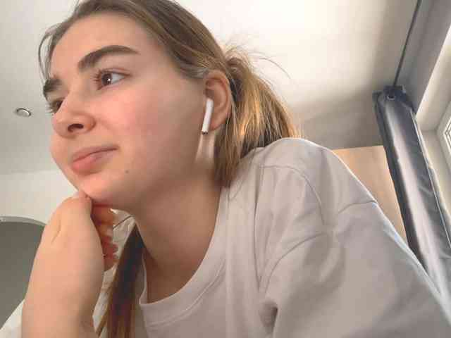 RosalynLimberg webcam