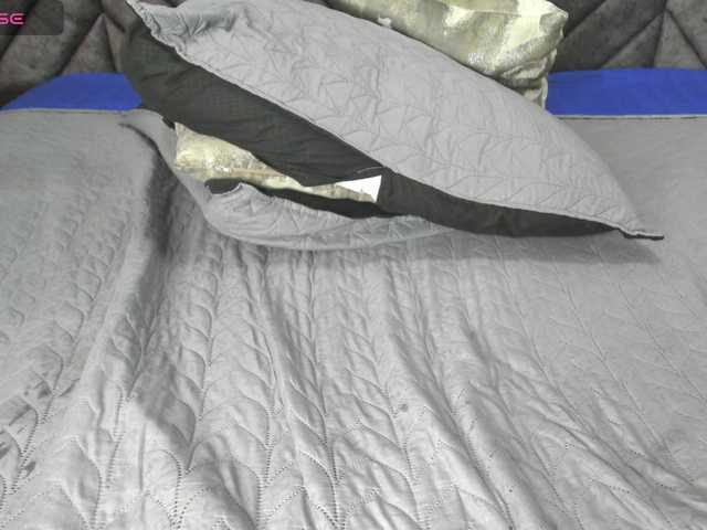 charlottesweet's BongaCams show and profile