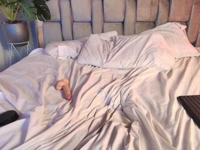 DaniDurango's BongaCams show and profile