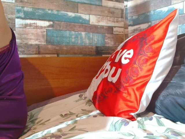 BongaCams Yvete is Freechat Yvete — 100tks suck dildosuck dildo 200tks