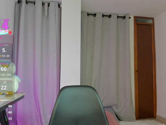 Sweet-Mia80's BongaCams show and profile