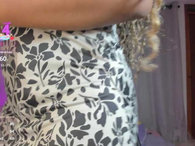 Sweet-Mia80's BongaCams show and profile