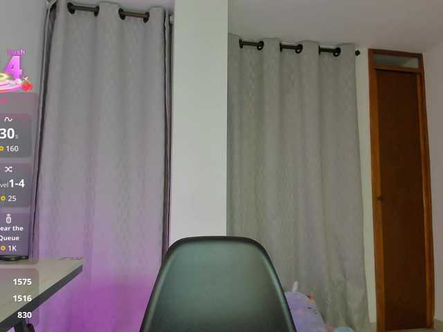 Sweet-Mia80's BongaCams show and profile