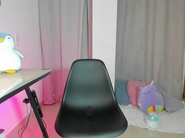 Sweet-Mia80's BongaCams show and profile