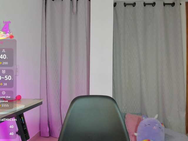 Sweet-Mia80's BongaCams show and profile