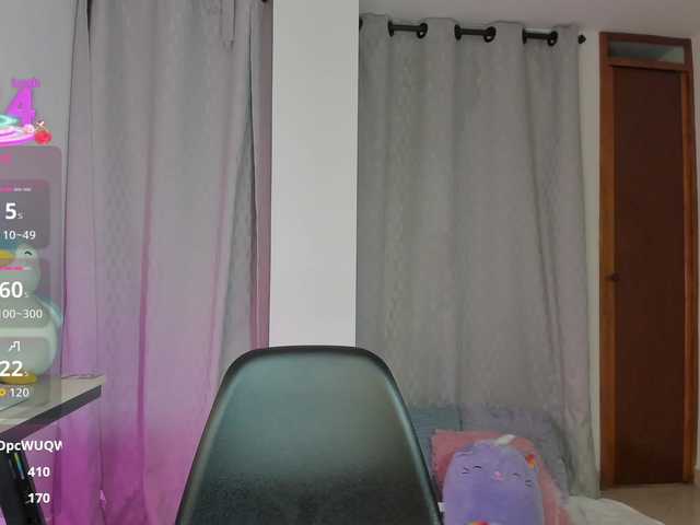 Sweet-Mia80's BongaCams show and profile