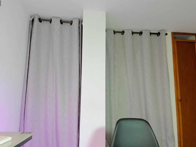 Sweet-Mia80's BongaCams show and profile