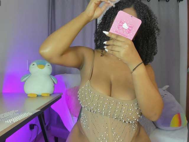 Sweet-Mia80's BongaCams show and profile