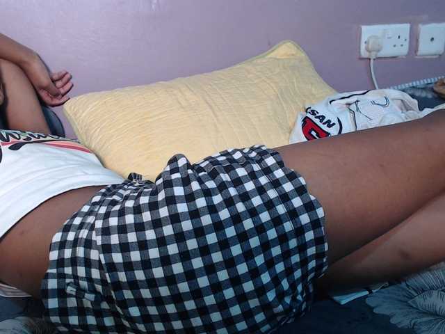 Wet-pussy66's BongaCams show and profile