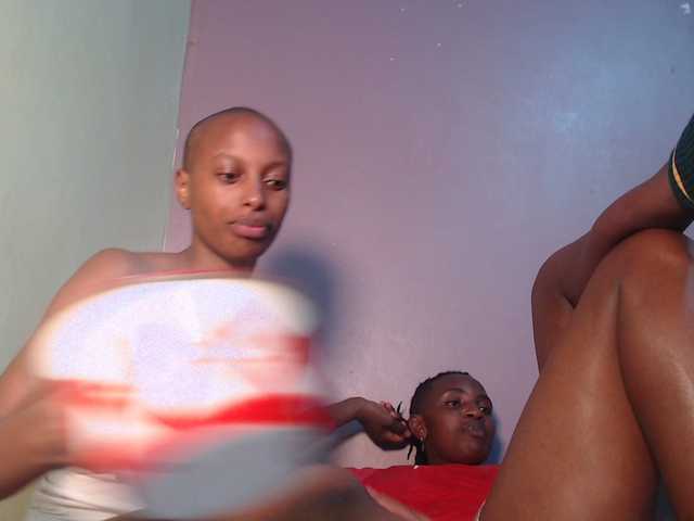 Wet-pussy66's BongaCams show and profile