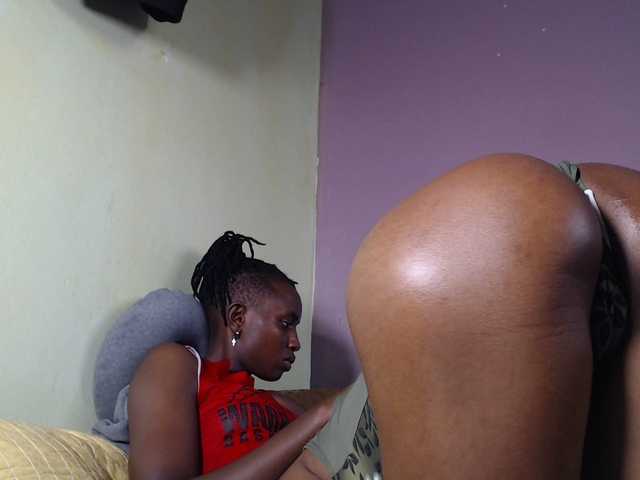 Wet-pussy66's BongaCams show and profile