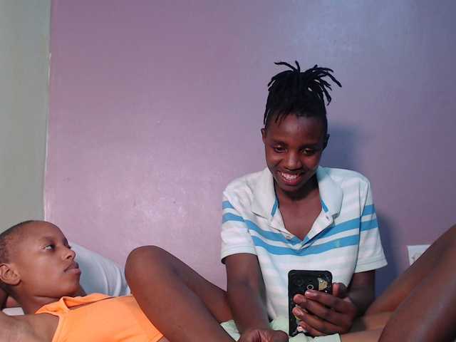 Wet-pussy66's BongaCams show and profile