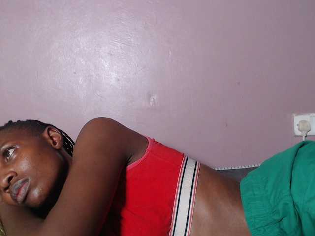 Wet-pussy66's BongaCams show and profile