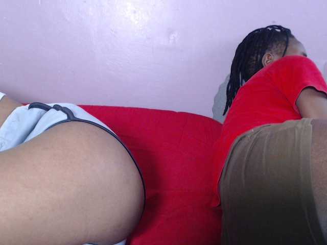 Wet-pussy66's BongaCams show and profile