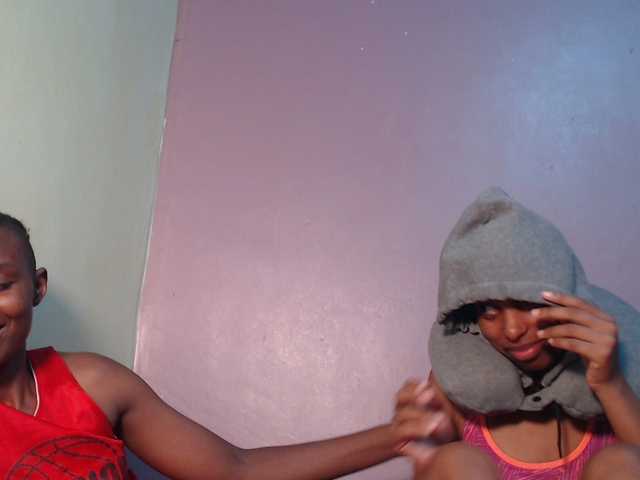 Wet-pussy66's BongaCams show and profile