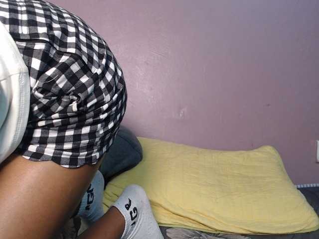 Wet-pussy66's BongaCams show and profile