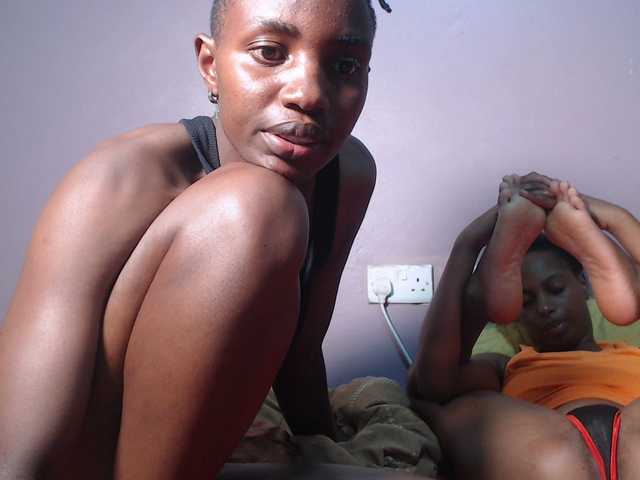 Wet-pussy66's BongaCams show and profile