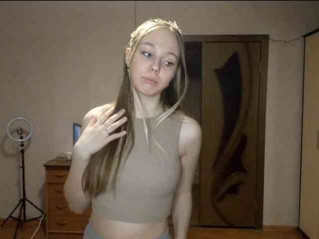 KimikoChandronnait webcam