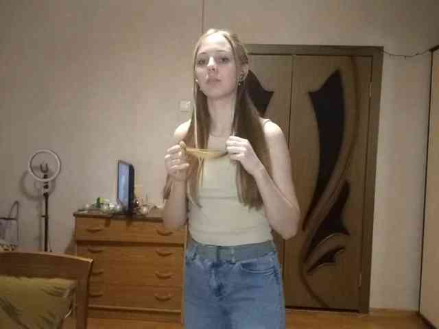 KimikoChandronnait webcam