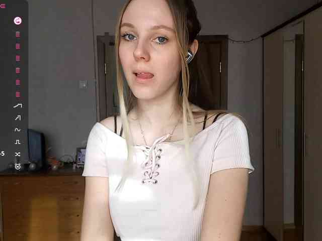 KimikoChandronnait webcam