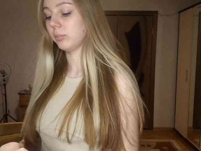 KimikoChandronnait webcam