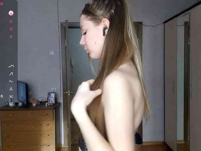 KimikoChandronnait webcam