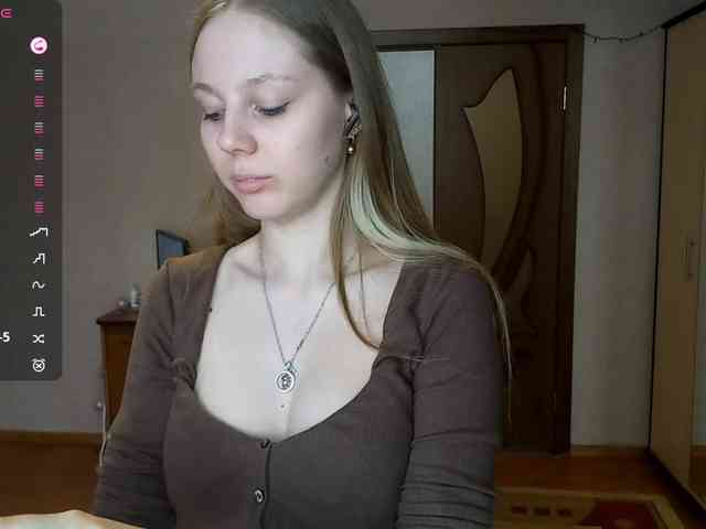 KimikoChandronnait webcam