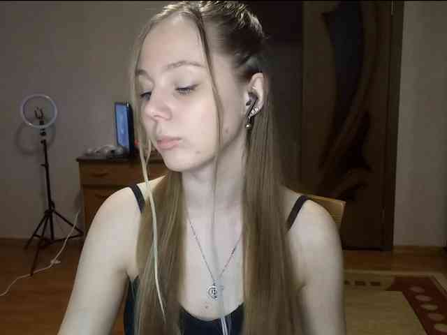 KimikoChandronnait webcam