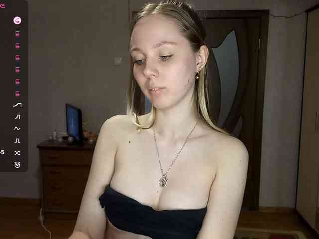 KimikoChandronnait webcam