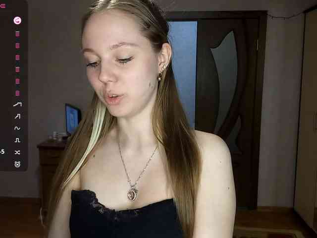 KimikoChandronnait webcam