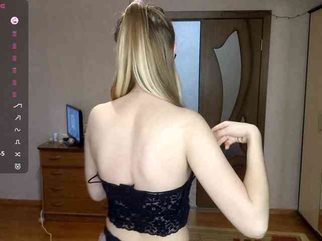 KimikoChandronnait webcam