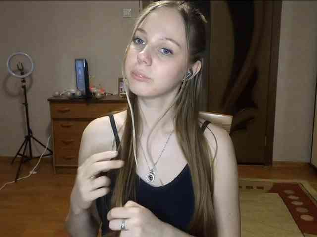 KimikoChandronnait webcam