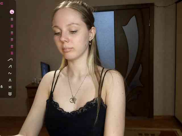 KimikoChandronnait webcam