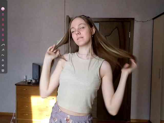 KimikoChandronnait webcam