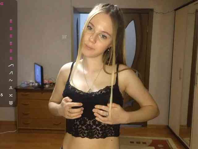 KimikoChandronnait webcam