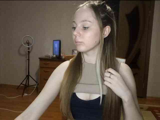 KimikoChandronnait webcam