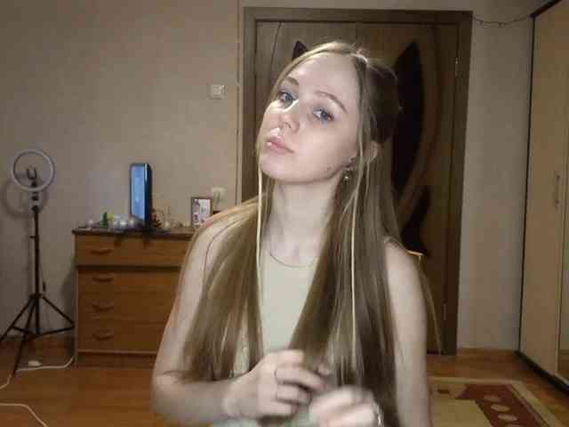 KimikoChandronnait webcam