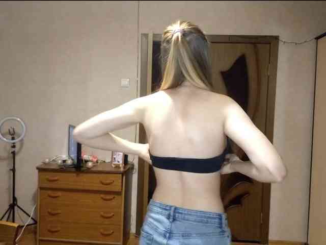 KimikoChandronnait webcam