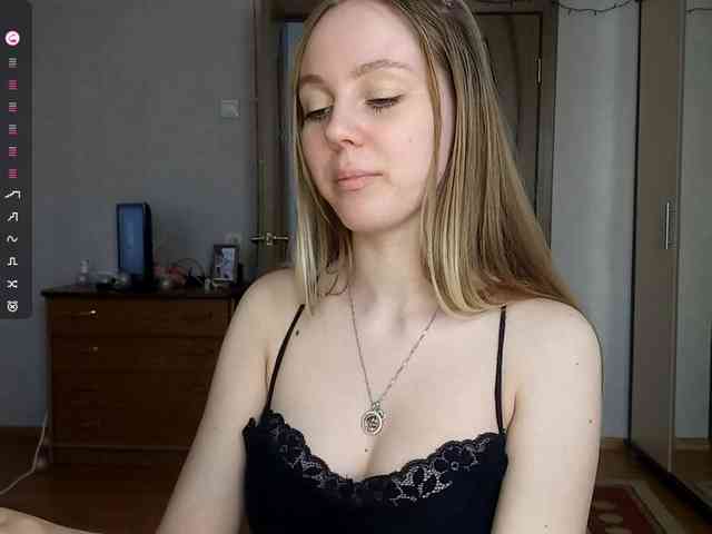 KimikoChandronnait webcam