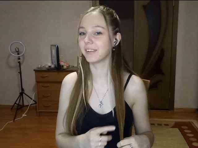 KimikoChandronnait webcam