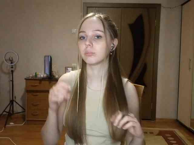 KimikoChandronnait webcam