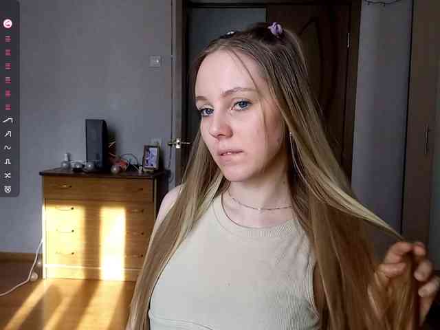 KimikoChandronnait webcam